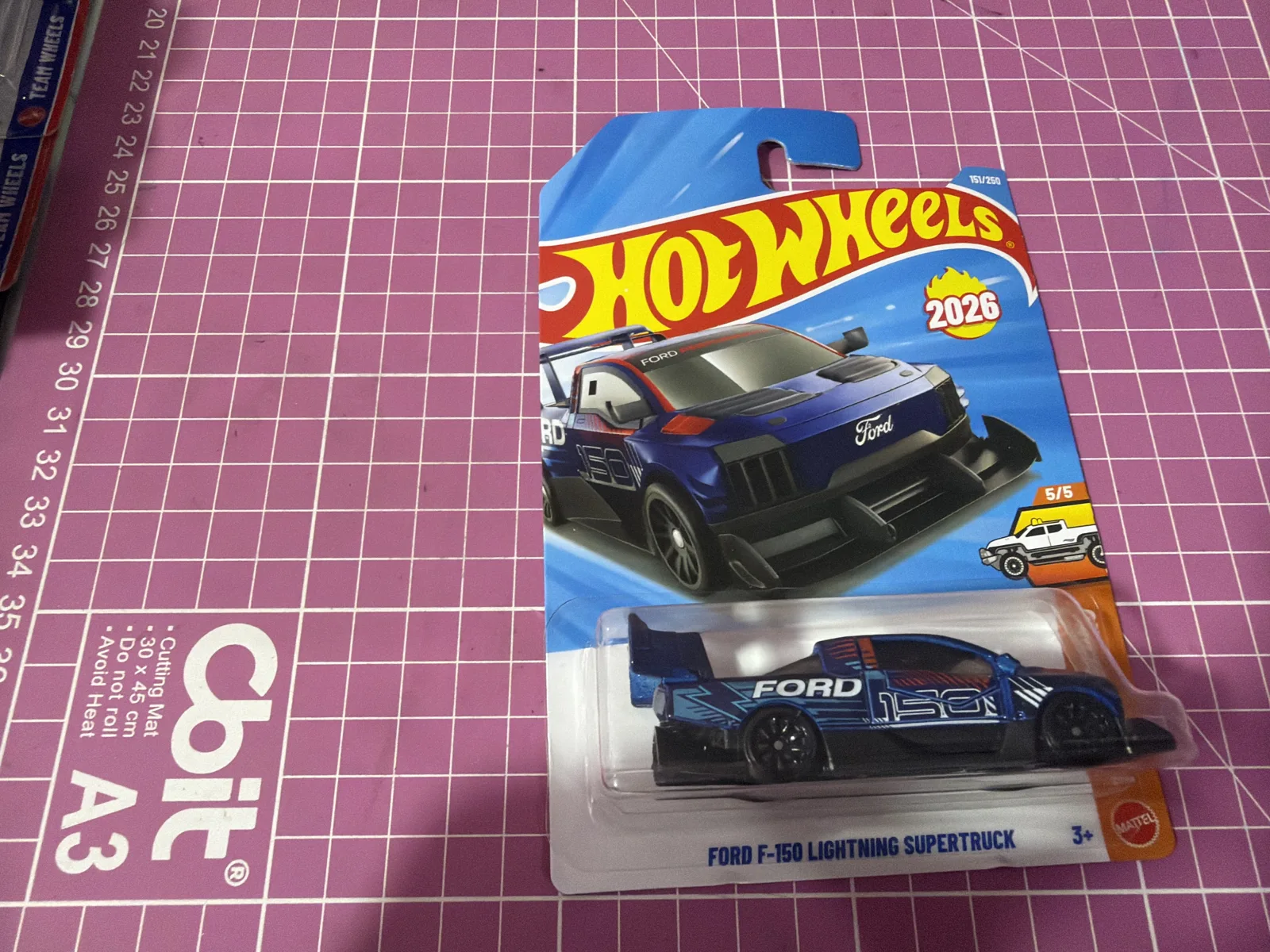 FORD F-150 LIGHTNING SUPERTRUCK